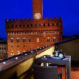 https://relais-piazza-signoria.it-tuscanyhotel.com